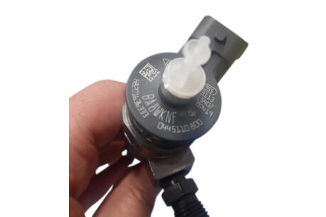 VEMO Injector Nozzle V46-11-0032