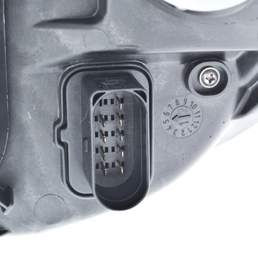 HELLA Halogen-Headlight - right - for e.g. Mercedes-Benz Sprinter 3-T Chassis (903) 1EH247005-021