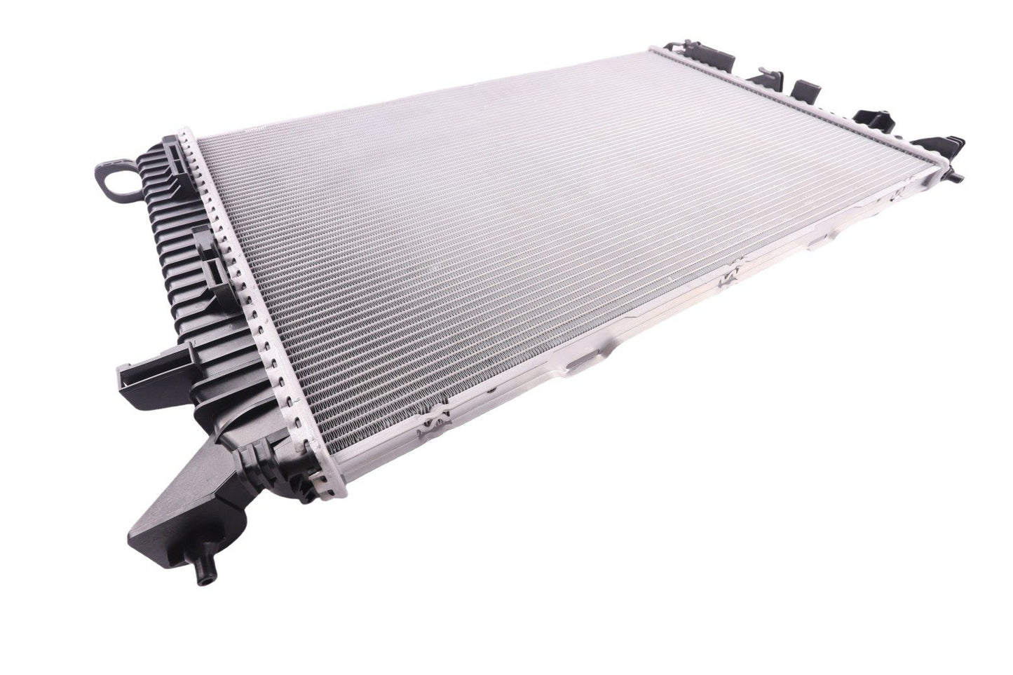 BOGAP Premium Radiator for engine cooling A4210282