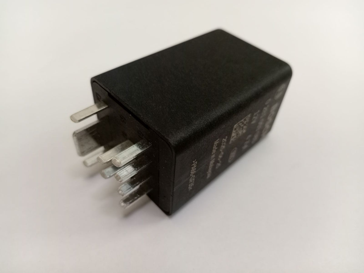 BOSCH Glow Plug Control Unit for OE 04L907282B - 0281003085