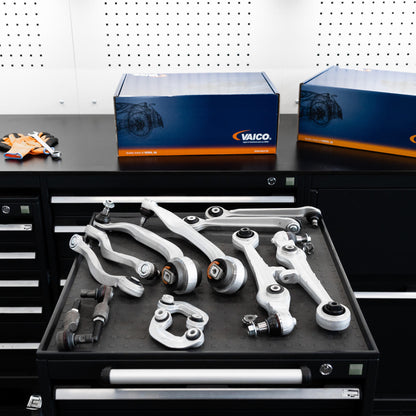 VAICO Control/Trailing Arm Kit, wheel suspensi V10-3952