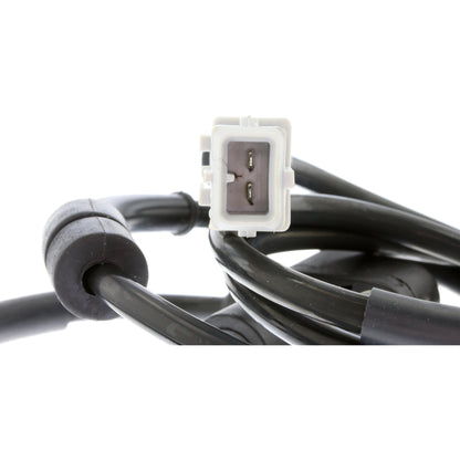 VEMO Sensor, wheel speed V22-72-0083