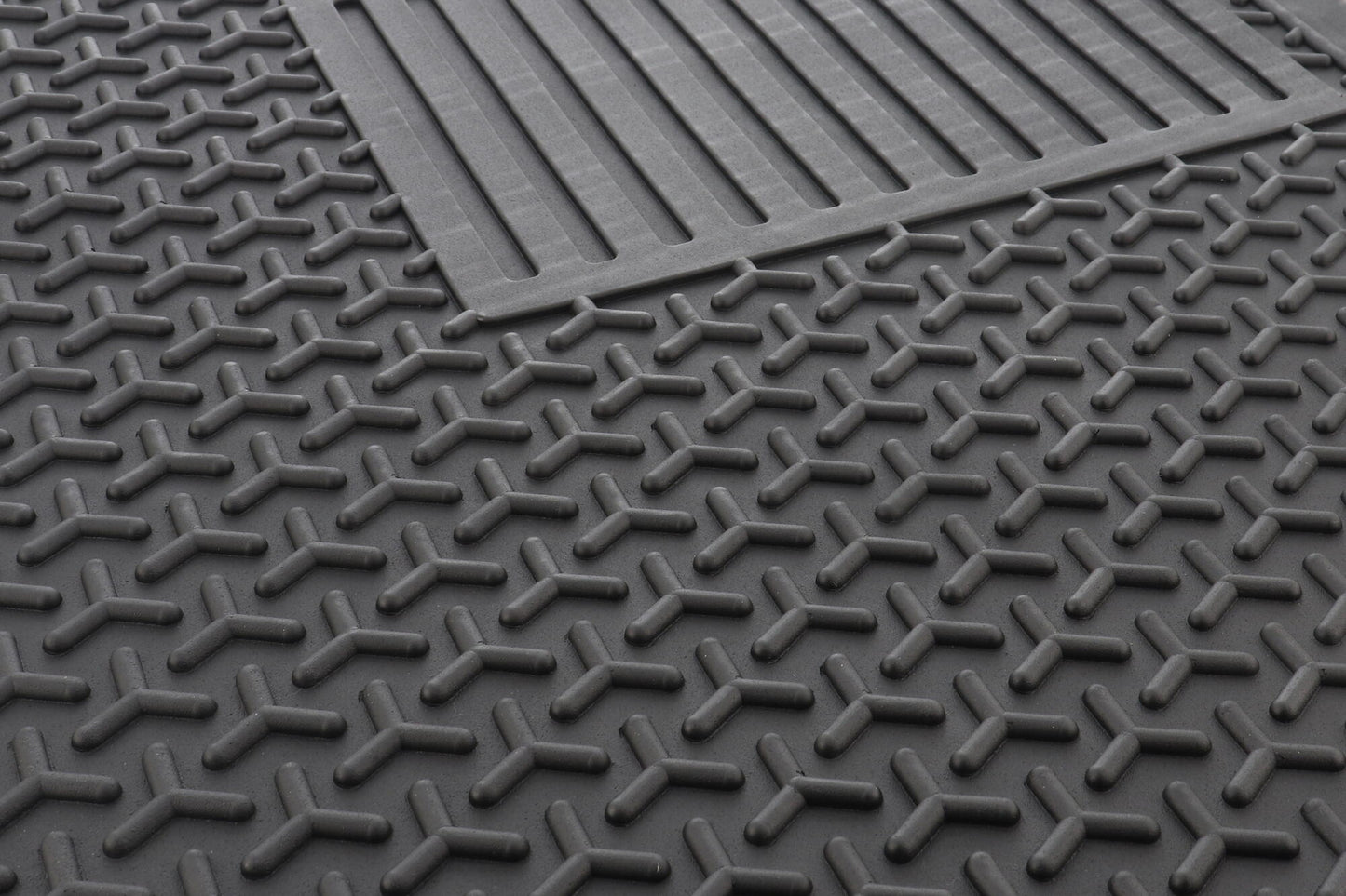VAICO Floor Mat Set V30-4033