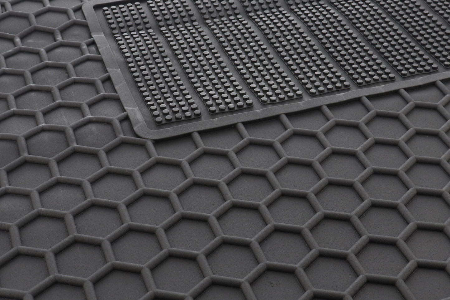 VAICO Floor Mat Set V52-0391