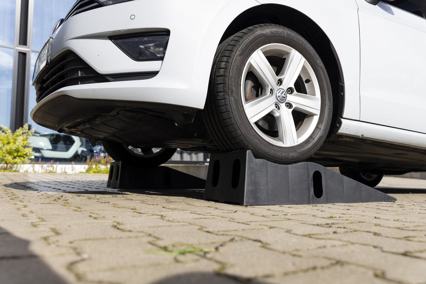 VAICO Drive-on Ramp Set V98-65017