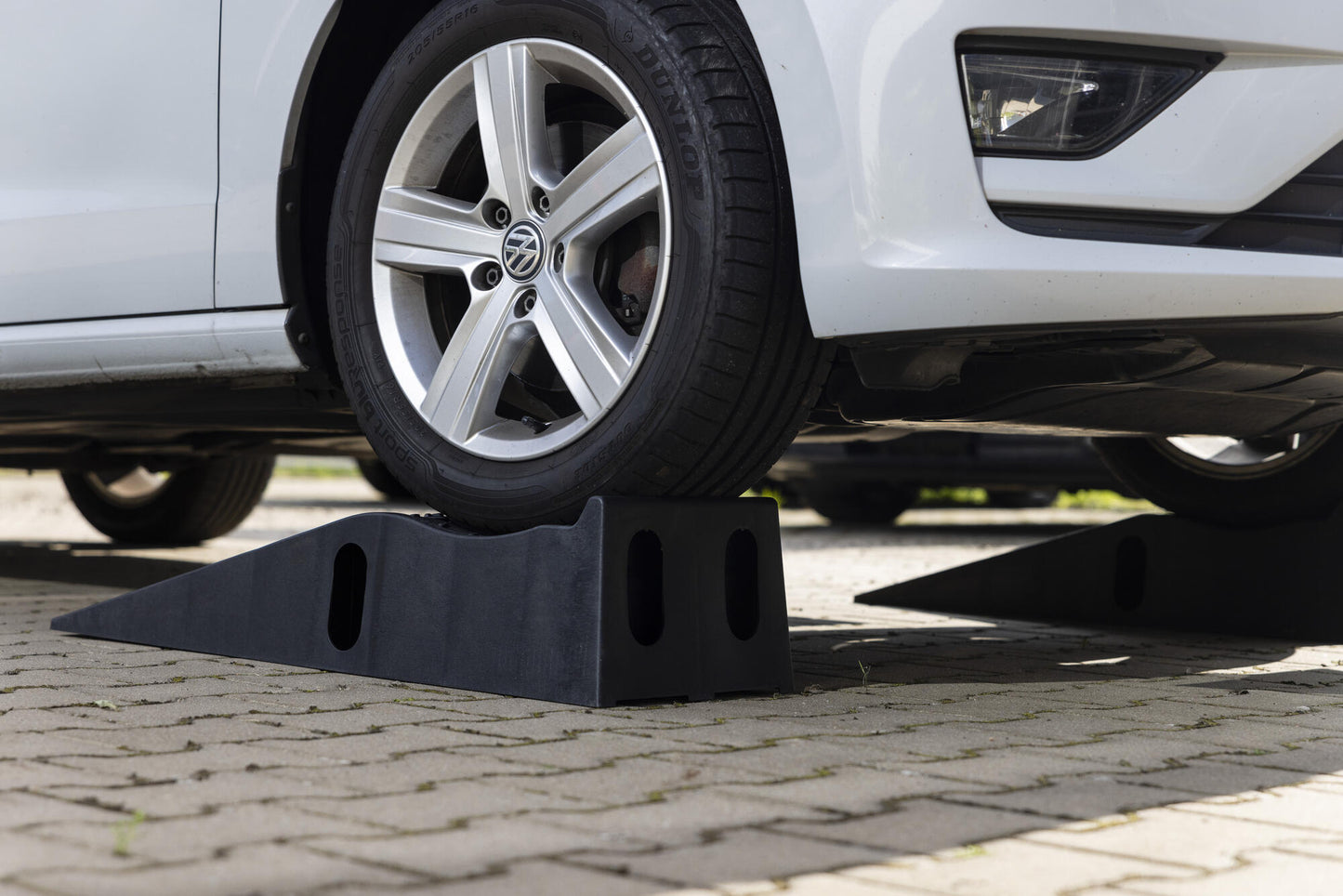 VAICO Drive-on Ramp Set V98-65017